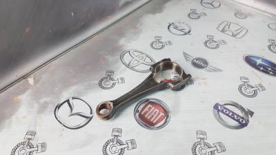 Лот: 23585079. Фото: 1. Шатун Mazda Mazda3 PE-VPS PE01-11-210C. Двигатель и элементы двигателя