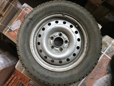 Лот: 12494822. Фото: 1. Roadstone Winguard ICE 195/65... Шины