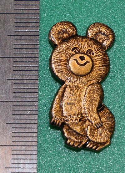 Лот: 11826416. Фото: 1. Значок: Олимпийский мишка, медведь... Сувенирные