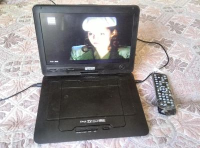 Лот: 4755411. Фото: 1. Портативный DVD-проигрыватель... DVD, Blu-Ray плееры