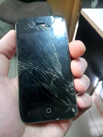 Лот: 15825303. Фото: 1. Смартфон Iphone 4S не включается... Смартфоны