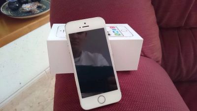 Лот: 5363120. Фото: 1. iPhone 5S GOLD 16gb идеальное... Смартфоны