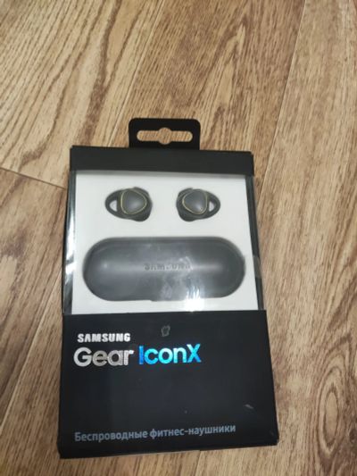 Лот: 18402983. Фото: 1. Наушники Samsung gear iconx. Наушники, гарнитуры