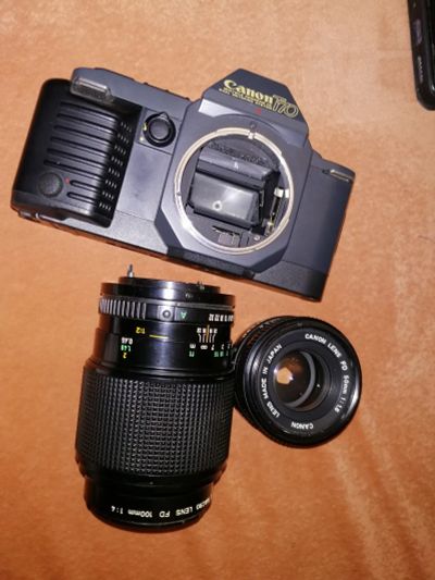 Лот: 20620305. Фото: 1. Canon t70 пленочный фотоаппарат. Плёночные зеркальные