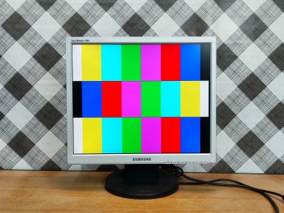 Лот: 20215272. Фото: 1. Монитор Samsung 720N Диагональ... ЖК-мониторы