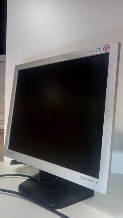 Лот: 12573848. Фото: 1. Монитор samsung sync-Master 710v. ЖК-мониторы