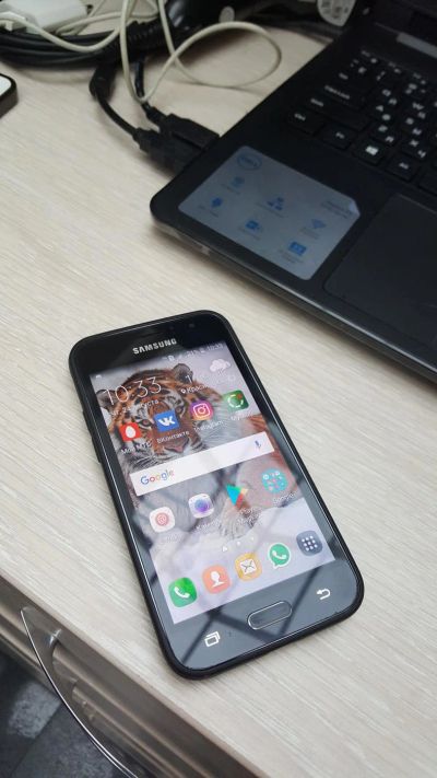 Лот: 10164388. Фото: 1. Samsung j1(2016). Смартфоны