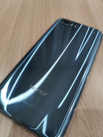 Лот: 14622897. Фото: 1. Honor 10 64Гб. Смартфоны