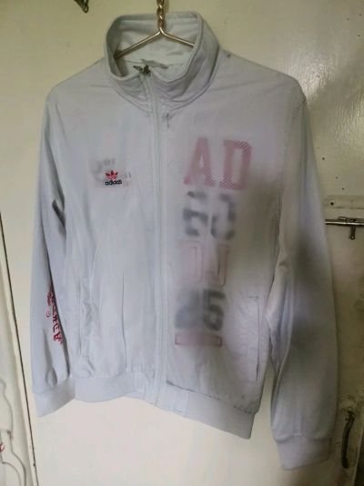 Лот: 13903233. Фото: 1. Кофта белая адидас adidas на замке... Свитеры, толстовки, худи