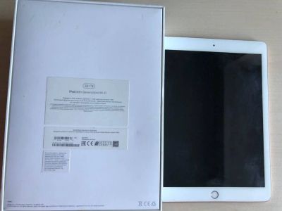 Лот: 17642750. Фото: 1. Apple iPad (2018) 32GB Wi-Fi. Планшеты