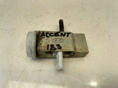 Лот: 23272408. Фото: 1. клапан кондиционера Hyundai Accent... Двигатель и элементы двигателя