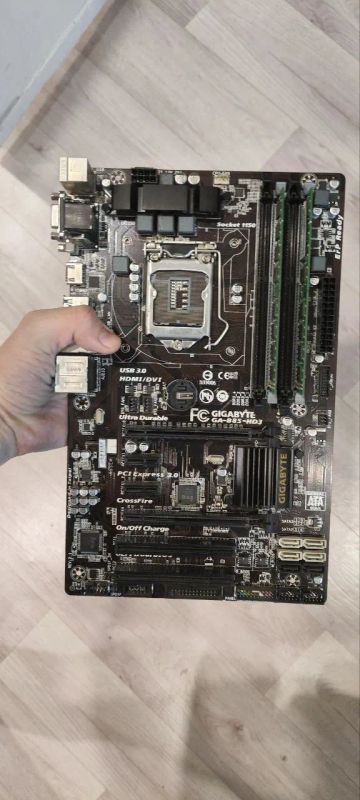 Лот: 21394555. Фото: 1. Материнская плата gigabyte ga-b85-hd3... Материнские платы