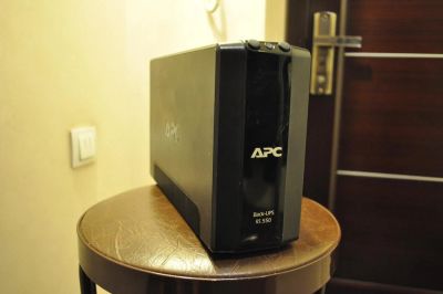 Лот: 10832004. Фото: 1. ИБП APC Back-UPS RS 550VA LCD. ИБП, аккумуляторы для ИБП