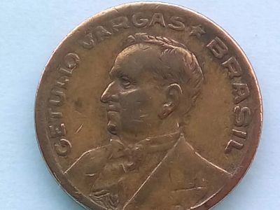 Лот: 19927794. Фото: 1. Монета Бразилии 50 сентаво, 1945. Америка