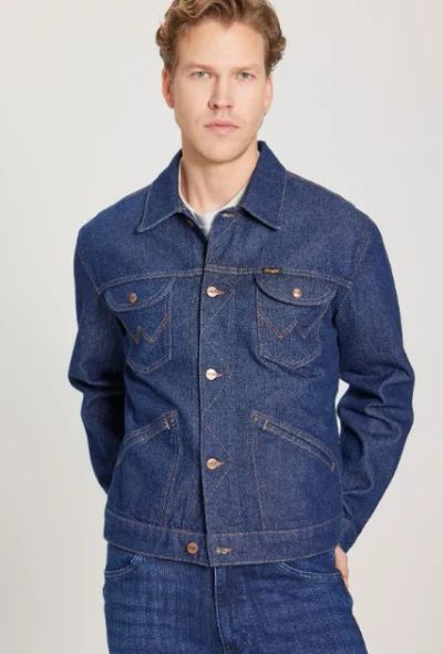 Лот: 24566455. Фото: 1. Мужская джинсовая куртка Wrangler... Верхняя одежда