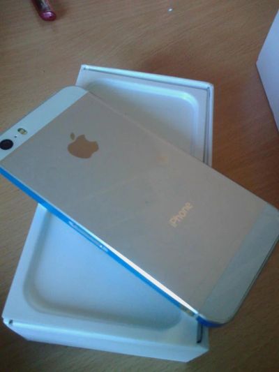 Лот: 6387881. Фото: 1. iPhone 5S. Кнопочные мобильные телефоны