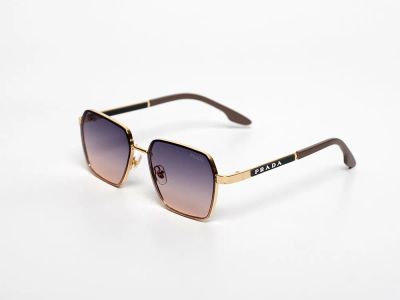 Лот: 21764884. Фото: 1. Очки Prada. Очки солнцезащитные