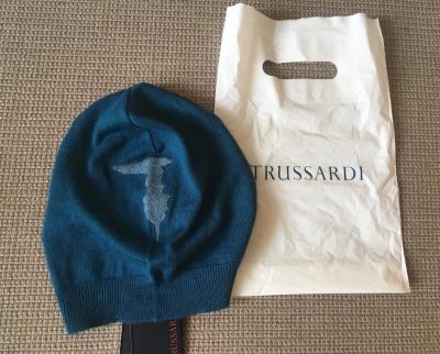 Лот: 11470729. Фото: 1. Шапка Trussardi. Головные уборы