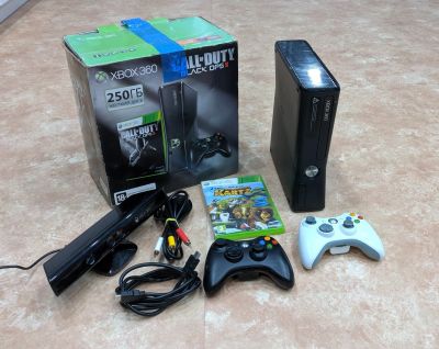Лот: 14589427. Фото: 1. Xbox 360 приставка 250 GB 2 джойстика... Игровые приставки, консоли