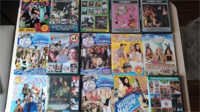 Лот: 9609151. Фото: 1. DVD- диски комедии, 15 шт. Цена... CD, DVD, BluRay