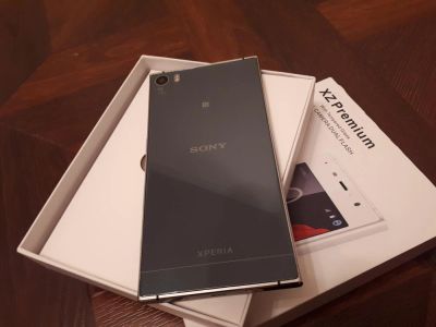 Лот: 10601677. Фото: 1. Новые Sony XZL Gold and Black. Смартфоны