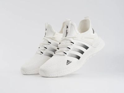 Лот: 25045672. Фото: 1. Кроссовки Adidas Ultra Boost. Кеды, кроссовки, слипоны