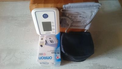 Лот: 13318425. Фото: 1. Тонометр Omron M2 Basic автоматический. Оборудование