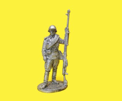 Лот: 18939739. Фото: 1. Оловянный солдатик памяти ВОВ... Скульптуры