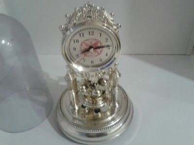 Лот: 6767599. Фото: 1. Часы настольные Quartz. Часы настенные, настольные