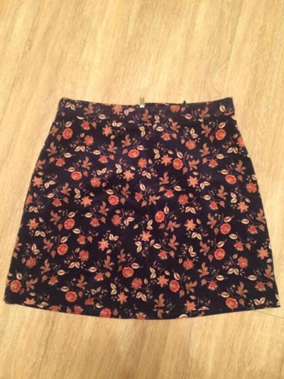 Лот: 7841666. Фото: 1. Новая вельветовая юбка Bershka. Юбки