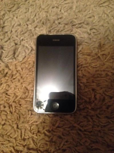 Лот: 6344686. Фото: 1. Iphone 3gs 8 gb. Смартфоны