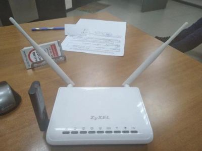 Лот: 11592122. Фото: 1. Wi-Fi роутер ZYXEL Keenetic Giga... Маршрутизаторы (роутеры)