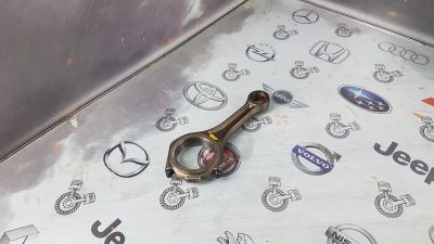 Лот: 23589336. Фото: 1. Шатун Audi A6 AFB 059198401. Двигатель и элементы двигателя