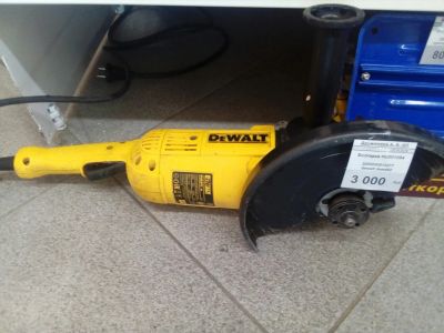 Лот: 11704531. Фото: 1. Болгарка dewalt dwe 492. Электроинструмент