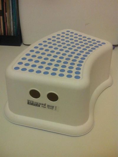 Лот: 3101326. Фото: 1. Табуретка-подставка для ног Икеа. Детская гигиена