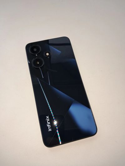 Лот: 25334893. Фото: 1. Смартфон Infinix Hot 30i в идеальном... Смартфоны