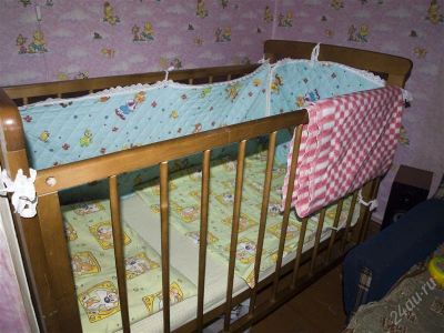 Лот: 2073652. Фото: 1. Детская кроватка+матрас+куча подарков. Детские кровати и кроватки