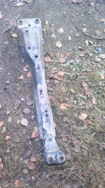 Лот: 6470925. Фото: 1. Балка продольная Nissan Tino. Кузов