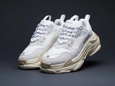 Лот: 16985492. Фото: 1. Кроссовки Balenciaga Triple S... Кеды, кроссовки, слипоны
