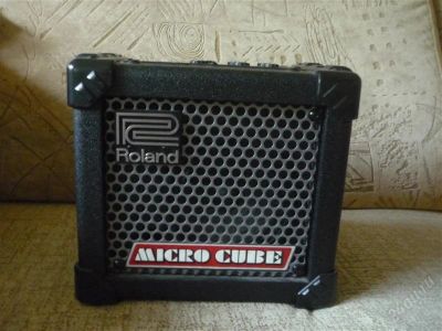 Лот: 2877569. Фото: 1. ROLAND Micro Cube. Гитарные эффекты и комбоусилители