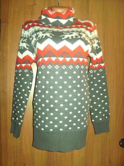 Лот: 3697122. Фото: 1. Свитер. Свитеры, толстовки, худи