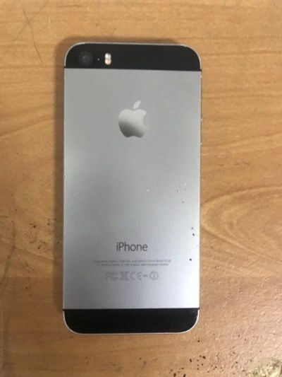 Лот: 11180447. Фото: 1. IPhone 5s 16gb. Смартфоны