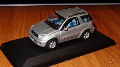 Лот: 5862105. Фото: 1. Toyota Rav 4 2005 Minichamps. Автомоделизм