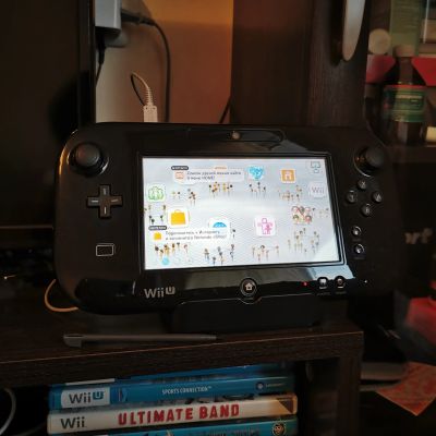 Лот: 16150122. Фото: 1. Nintendo Wii U 32GB Black + контроллеры... Игровые приставки, консоли