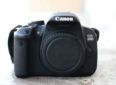 Лот: 15431681. Фото: 1. Canon 650d. Цифровые зеркальные