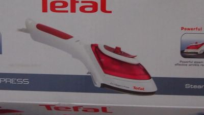 Лот: 10038948. Фото: 1. Отпариватель-утюг Tefal DV8610... Утюги, парогенераторы, отпариватели