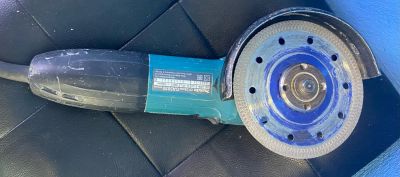 Лот: 20286654. Фото: 1. УШМ Makita GA5030, 720 Вт, 125... Электроинструмент