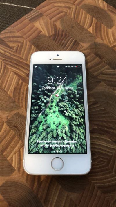 Лот: 12327034. Фото: 1. Apple iPhone se се 16 gb айфон... Смартфоны