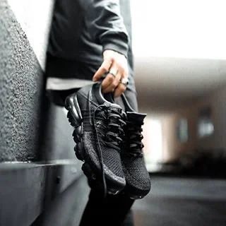 Лот: 10095082. Фото: 1. Кроссовки Nike air vapormax black... Кеды, кроссовки, слипоны
