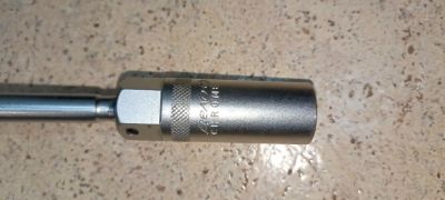 Лот: 24765344. Фото: 1. Ключ свечной 16. Ручные инструменты для автомобиля